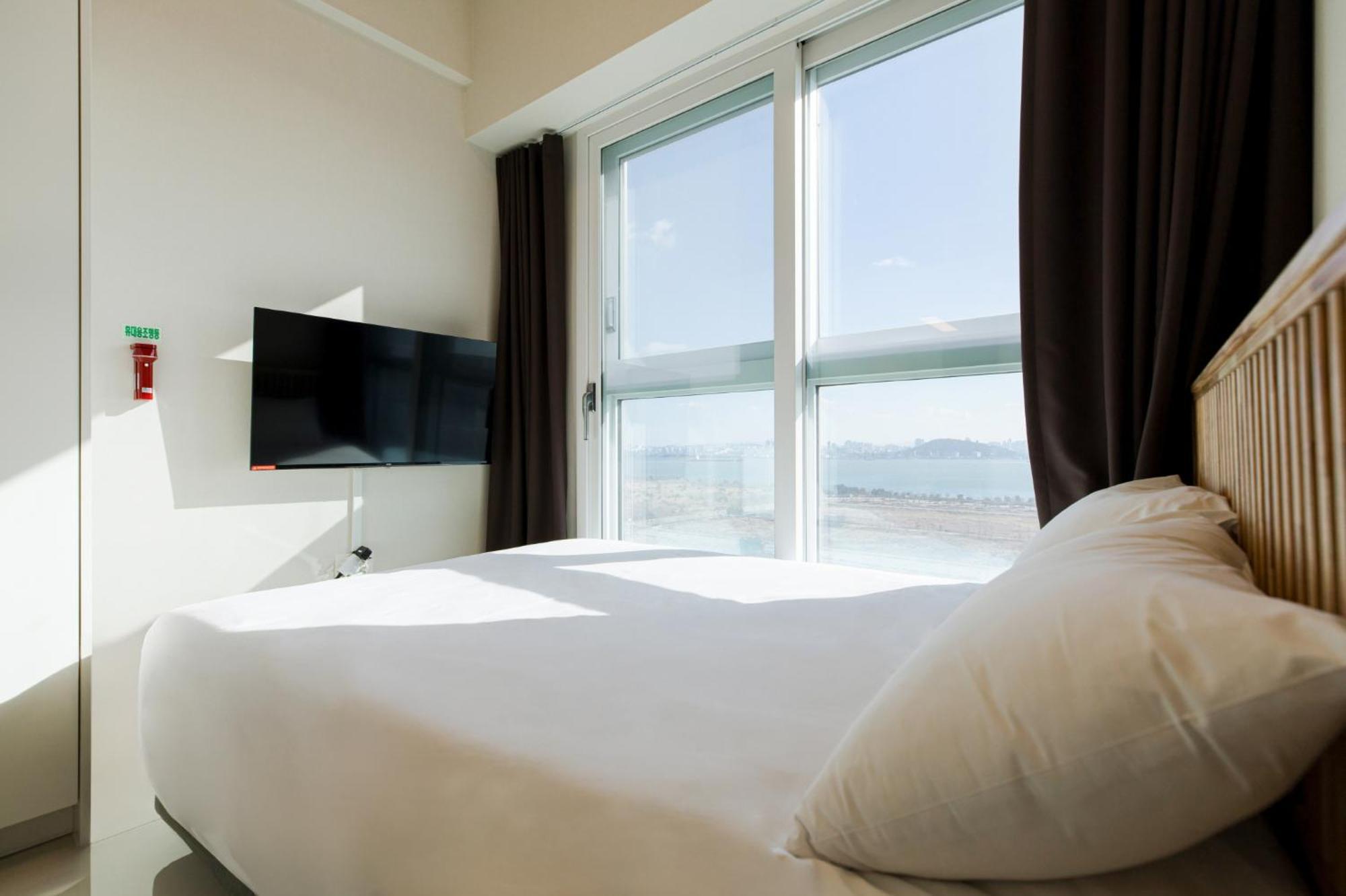 Blue Ocean Hotel 3 Инчон Екстериор снимка